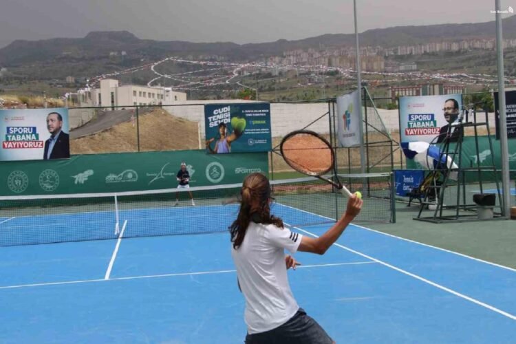 yerli ve yabancı sporcular, şırnak cudi cup tenis turnuvasını değerlendirdi